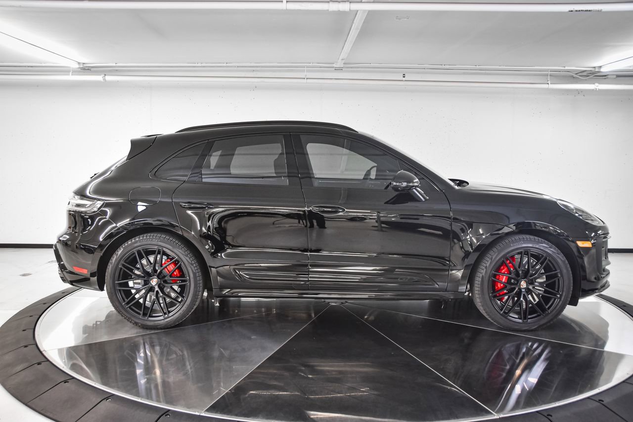 Certified 2025 Porsche Macan GTS image 8