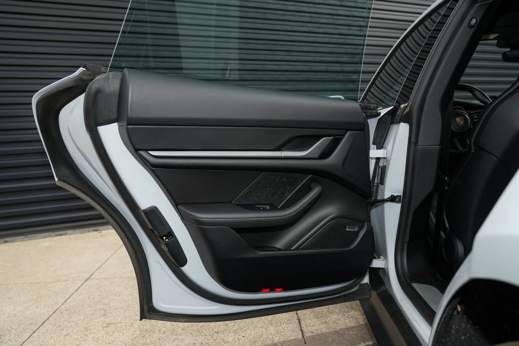 Certified 2025 Porsche Taycan 4S AWD/4WD image 33