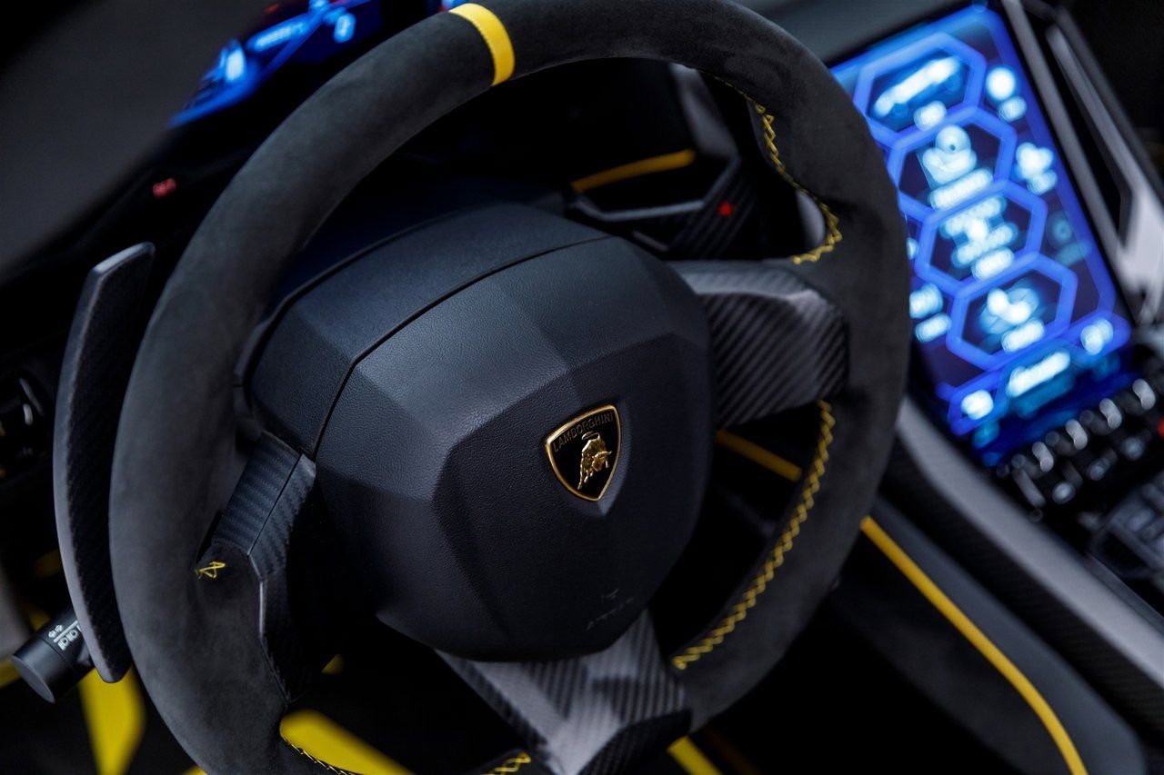 Used 2017 Lamborghini Centenario LP 770-4 image 12