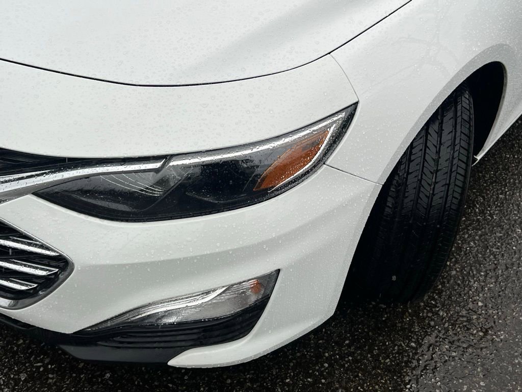 Used 2022 Chevrolet Malibu LS w/ LPO, Floor Liner Package FWD image 3