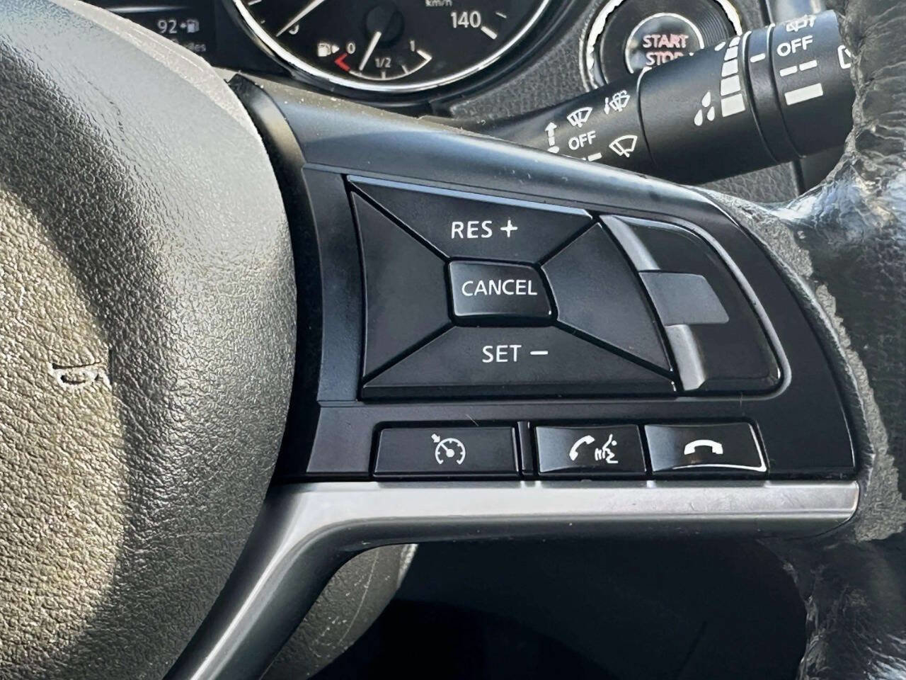 Used 2017 Nissan Rogue SV FWD image 31