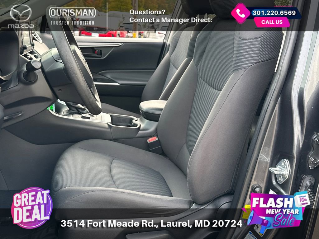 Used 2020 Toyota RAV4 LE image 6