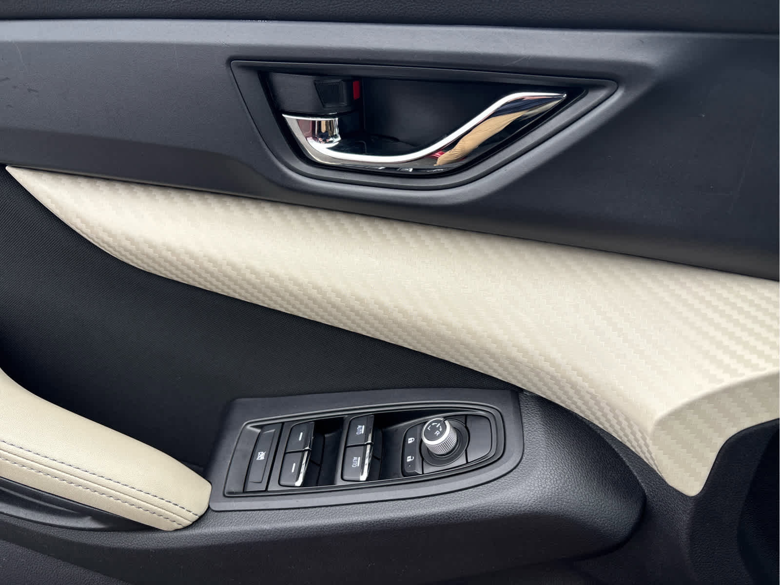 Used 2019 Subaru Ascent Premium image 24