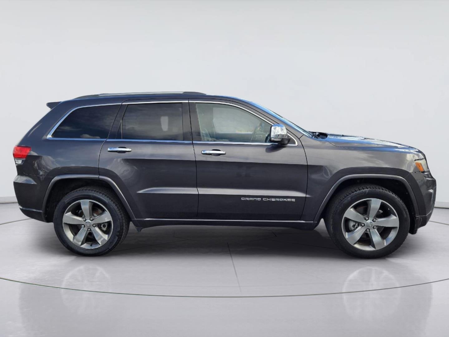 Used 2014 Jeep Grand Cherokee Overland w/ Trailer Tow Group IV RWD image 4