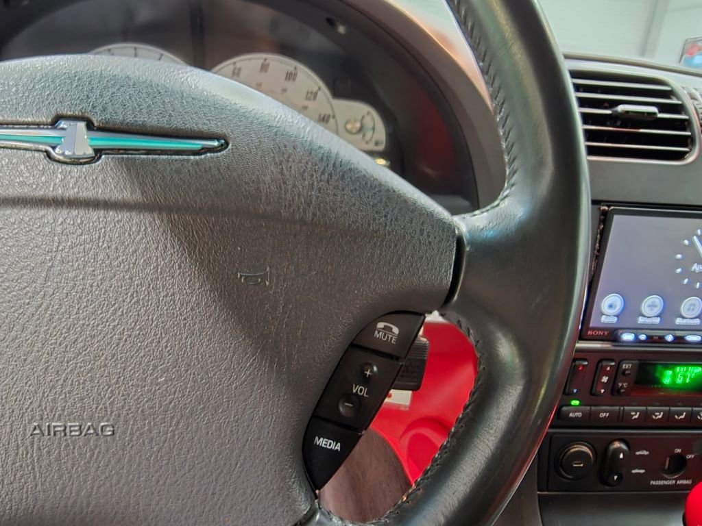 Used 2002 Ford Thunderbird image 24