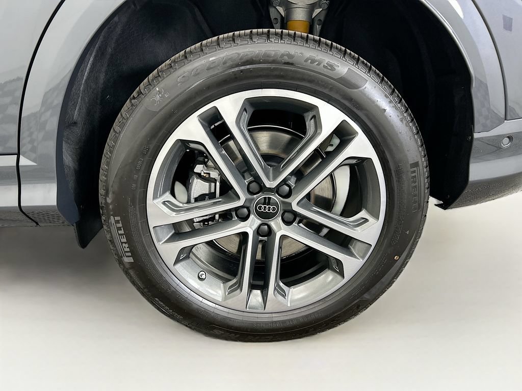 Certified 2025 Audi Q5 Premium w/ Premium Plus AWD/4WD image 31