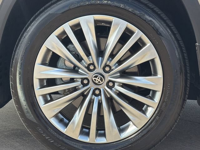 Used 2026 Toyota Highlander Platinum AWD/4WD image 33