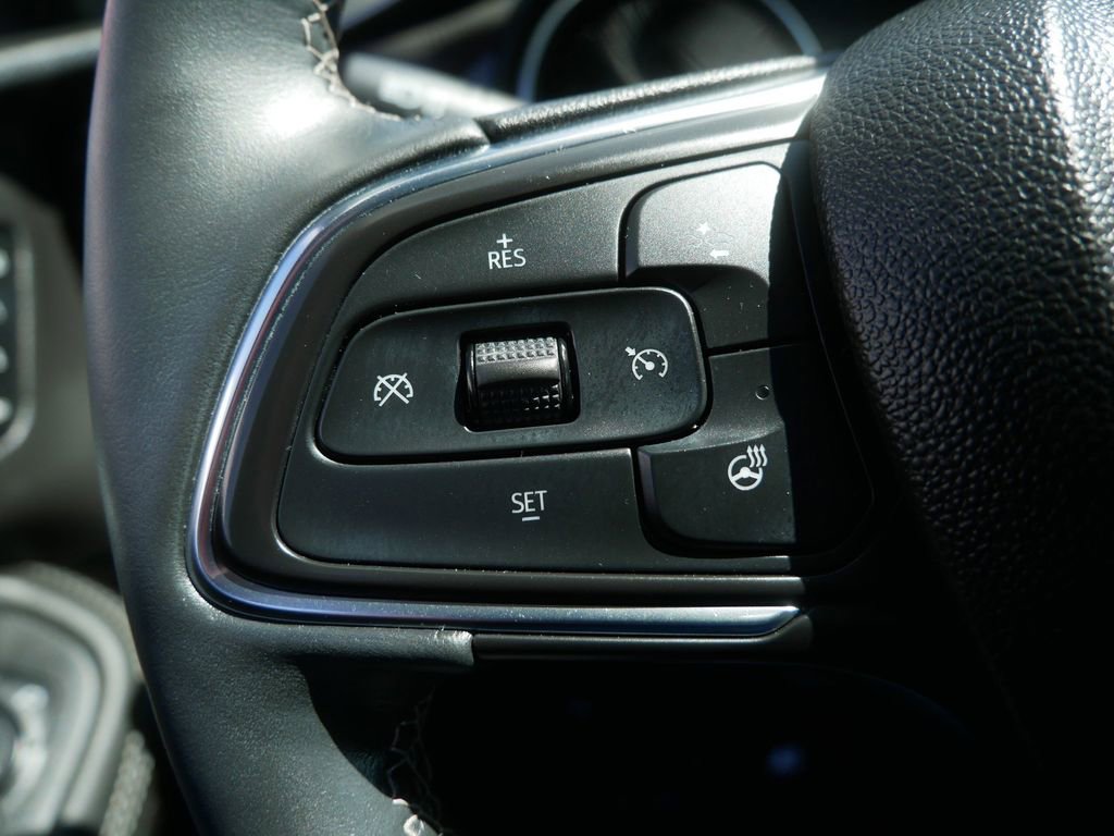 Used 2023 Buick Encore GX Essence w/ Experience Buick Package image 21