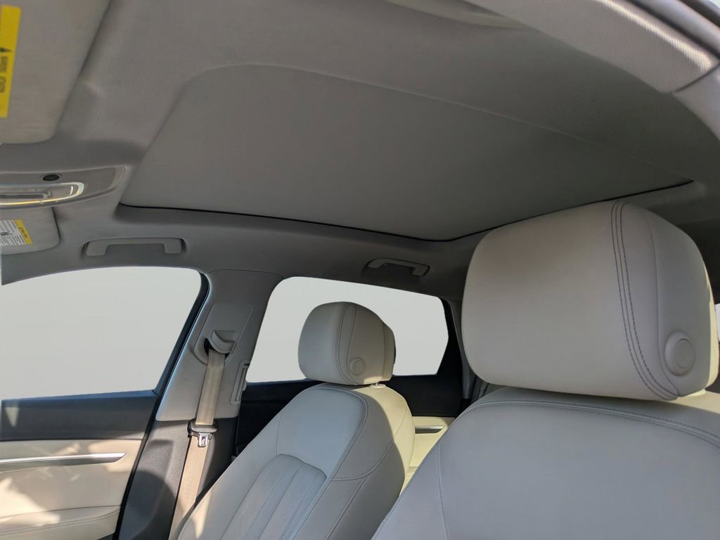 Used 2022 Audi e-tron Premium Plus w/ Premium Plus Package image 22