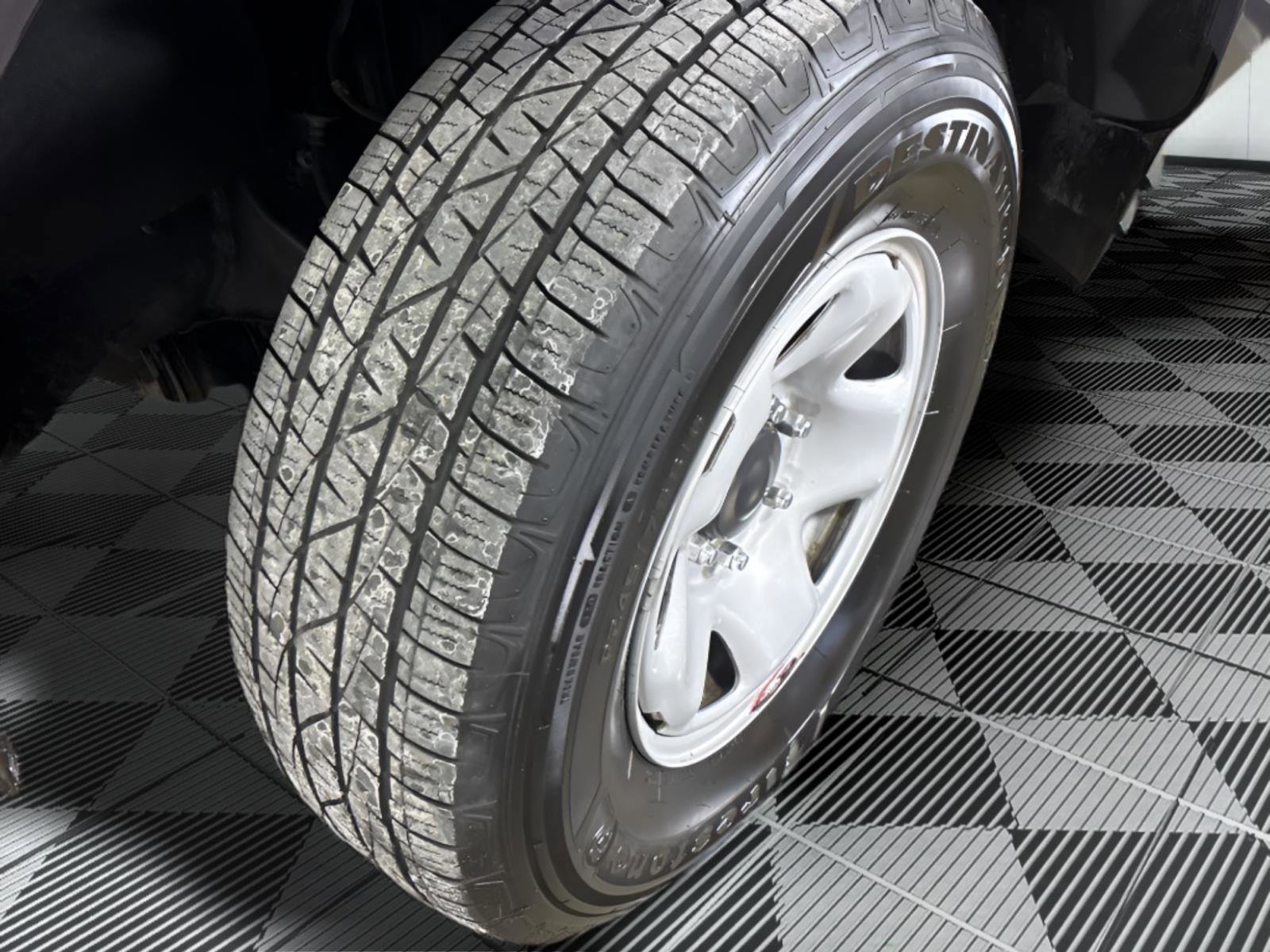 Used 2023 Toyota Tacoma SR image 9