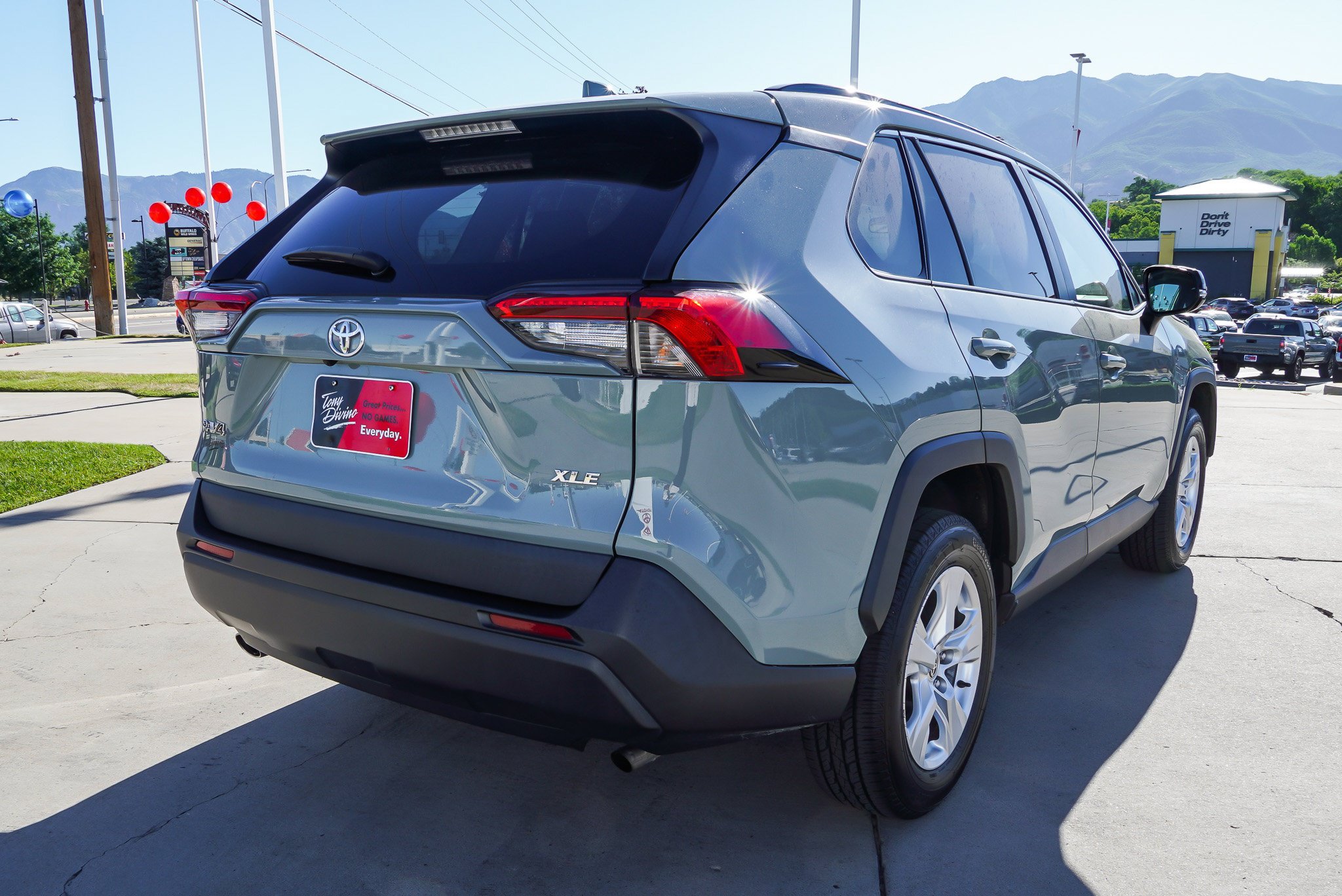 Certified 2021 Toyota RAV4 XLE w/ Convenience Package FWD image 8