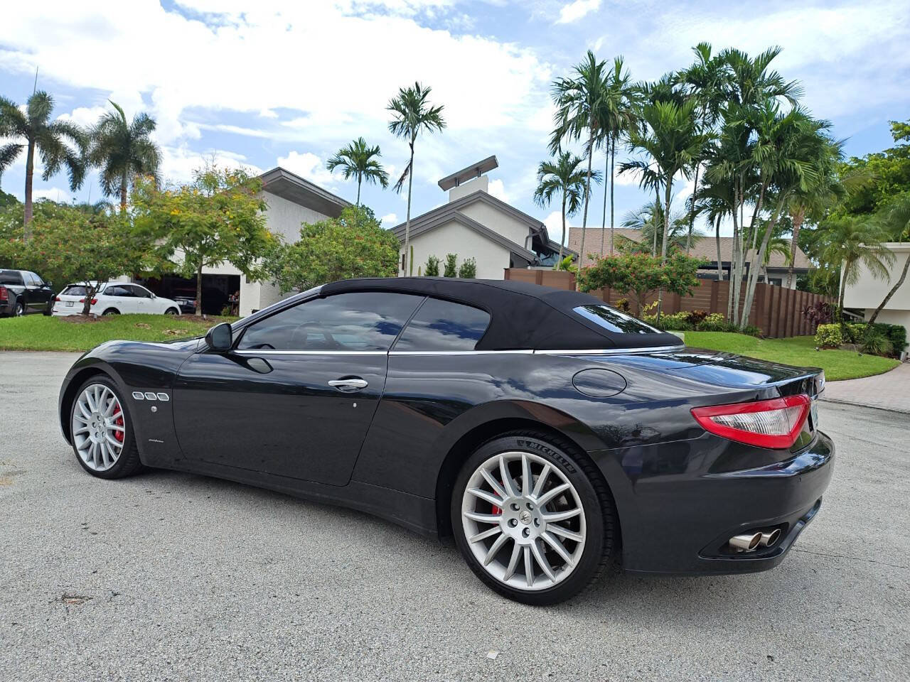 Used 2015 Maserati GranTurismo Convertible RWD image 8
