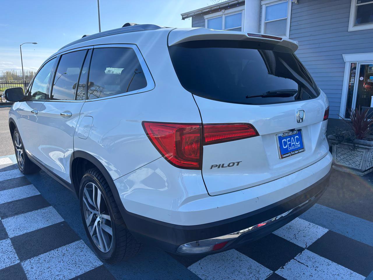 Used 2016 Honda Pilot Touring image 3