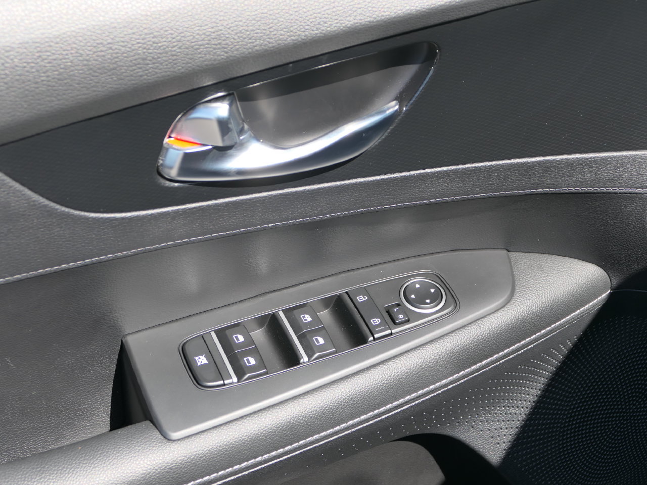 Certified 2023 Kia Forte GT-Line w/ GT-Line Premium Package FWD image 12