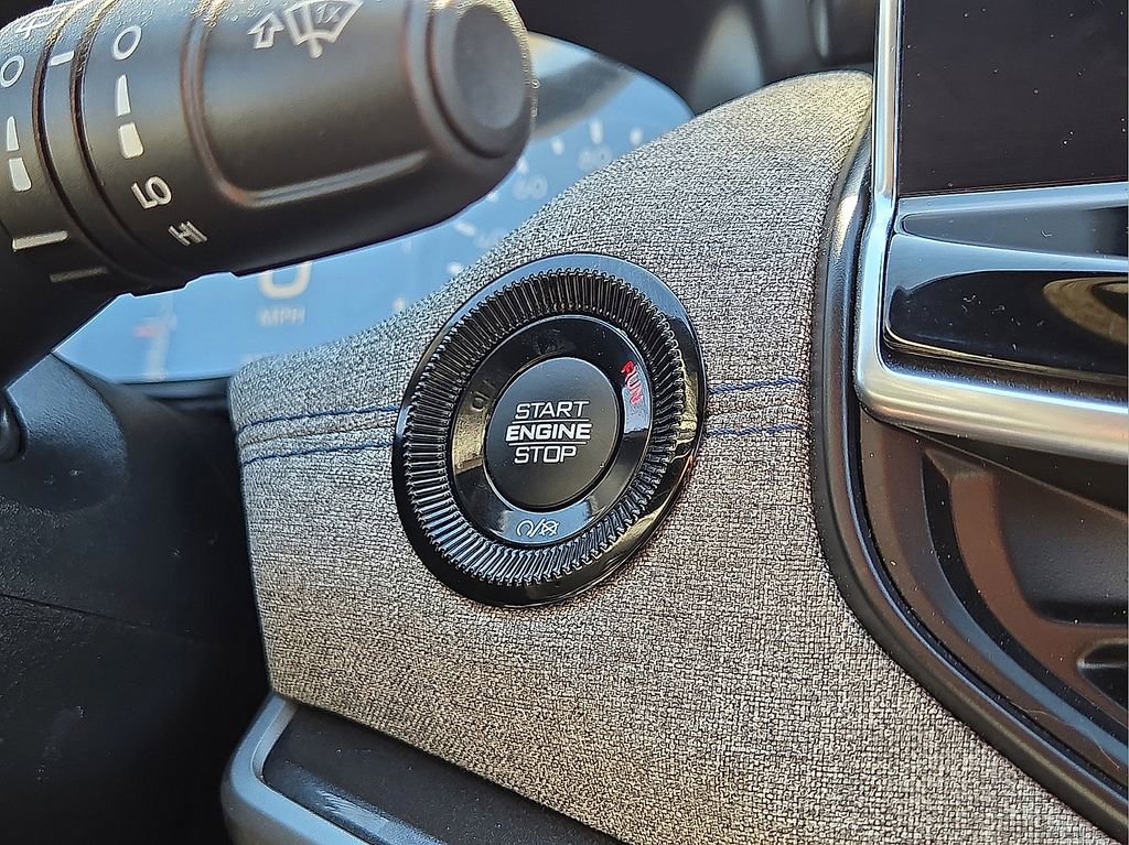 Used 2024 Jeep Compass Sport image 31