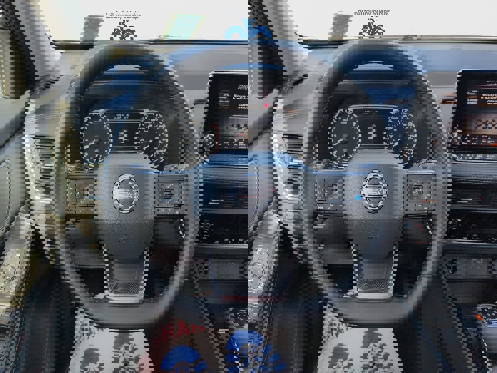 Used 2025 Nissan Rogue SV image 15