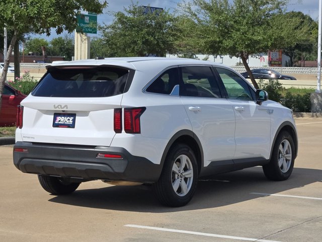 Used 2023 Kia Sorento LX FWD image 5