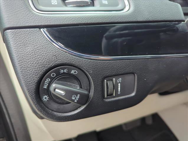 Used 2018 Dodge Grand Caravan SXT image 22