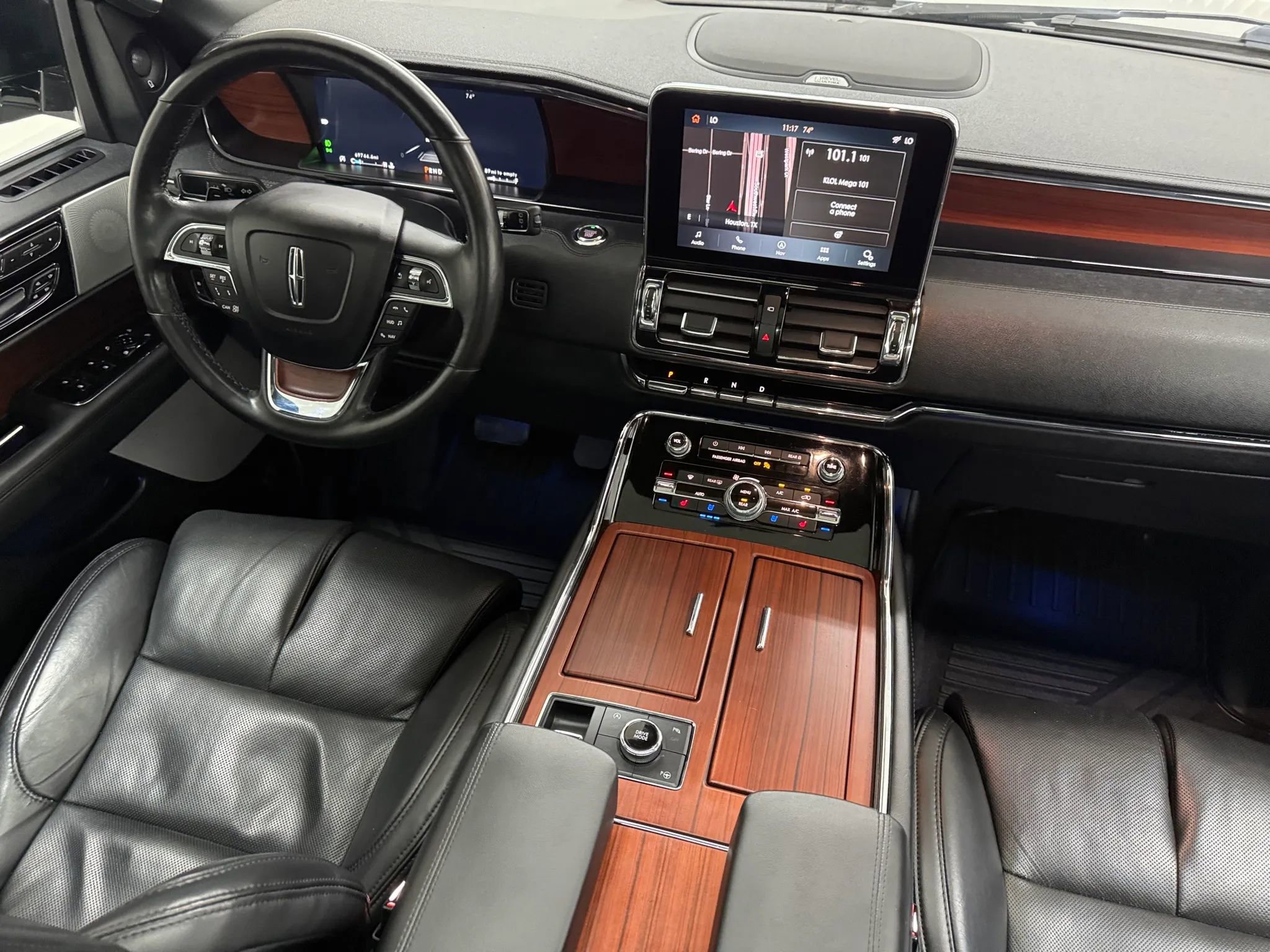 Used 2021 Lincoln Navigator Reserve w/ Luxury Package image 28