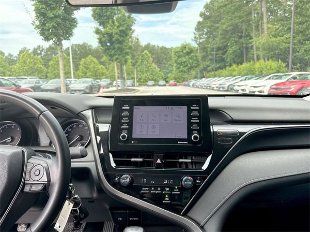 Used 2022 Toyota Camry SE image 18