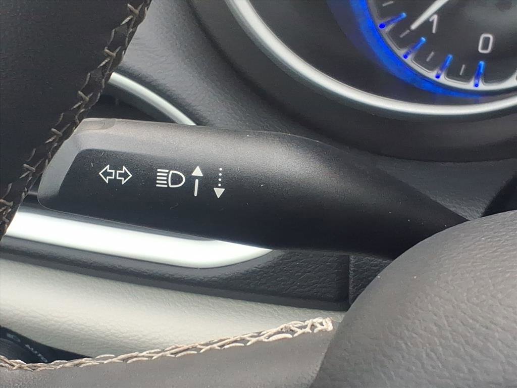 Used 2024 Chrysler Pacifica Touring-L image 17