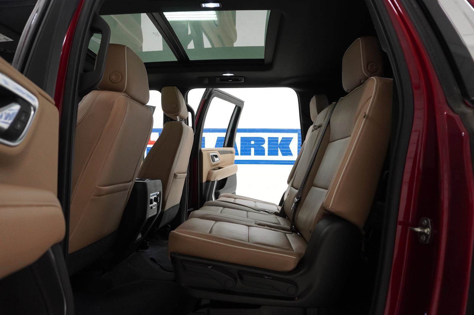 Used 2021 Chevrolet Suburban Premier w/ Premium Package image 39