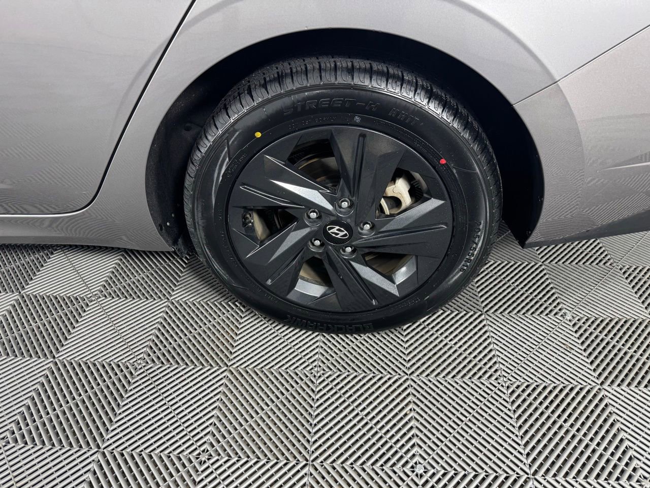 Used 2022 Hyundai Elantra SEL image 32