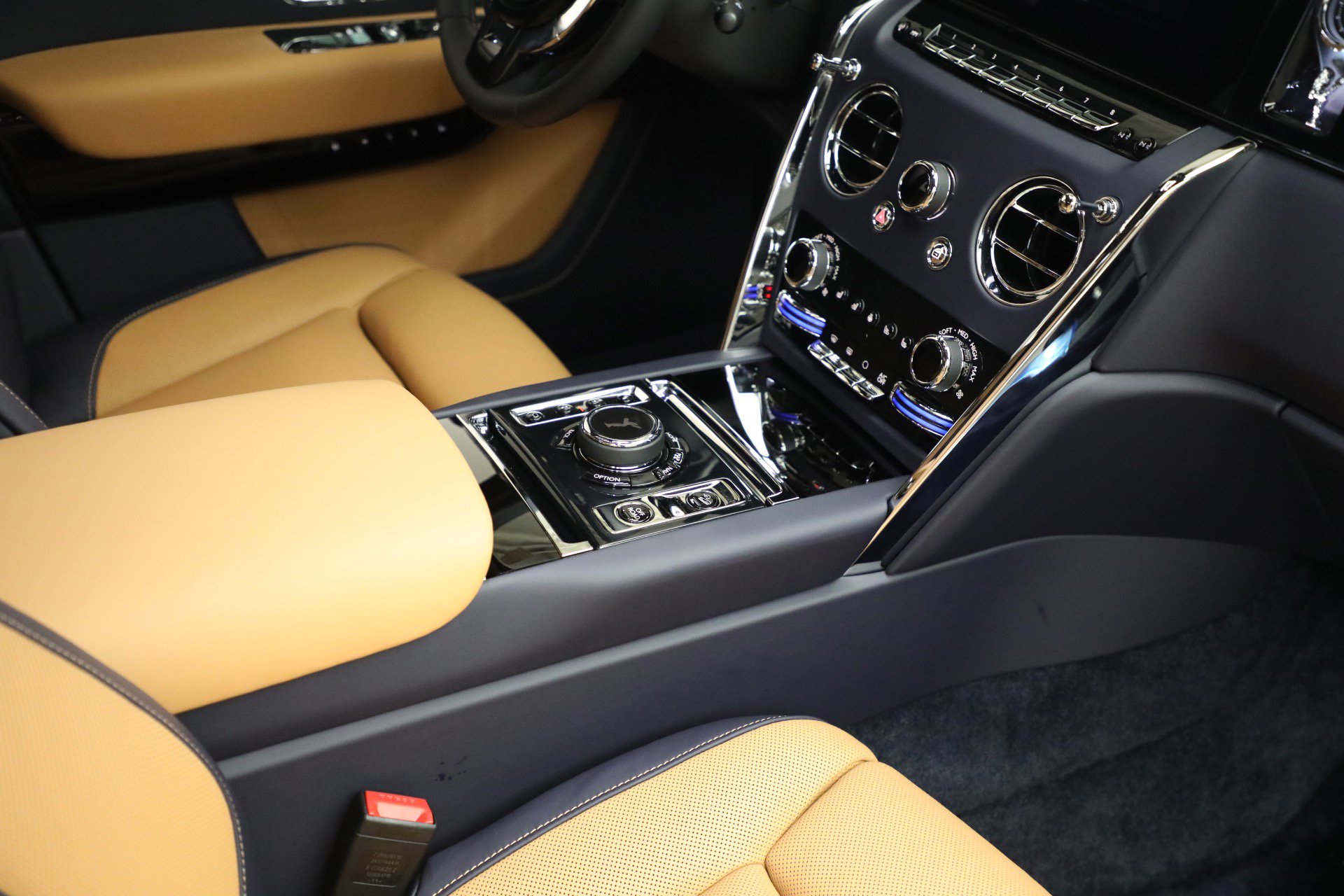 New 2026 Rolls-Royce Cullinan image 35
