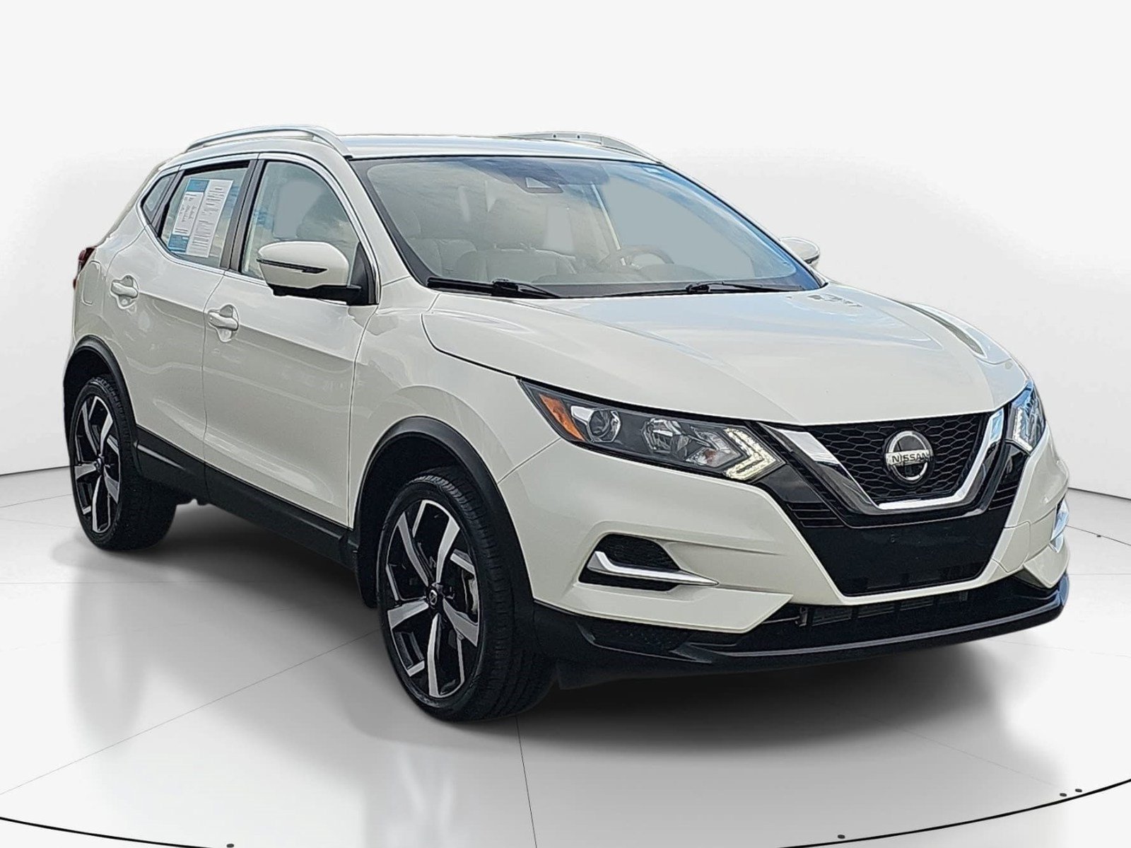 Used 2022 Nissan Rogue Sport SL AWD/4WD image 2
