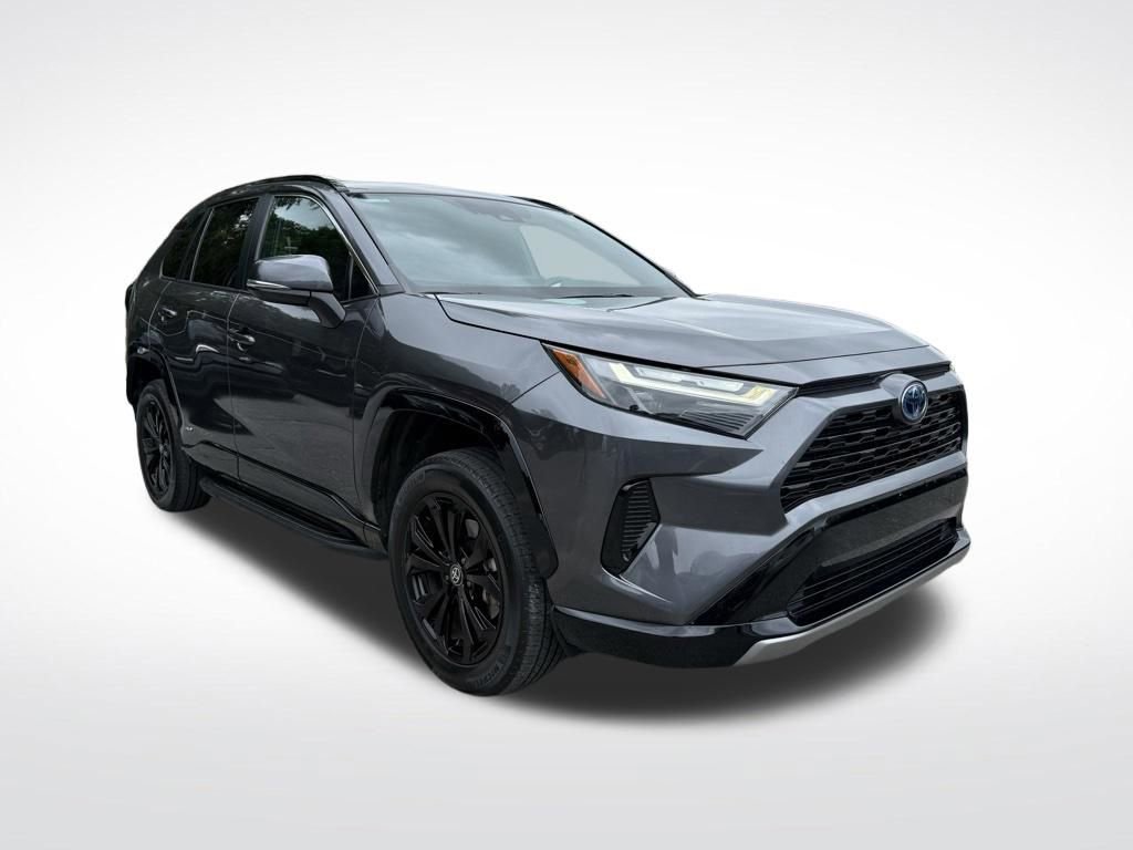 Used 2022 Toyota RAV4 SE AWD/4WD image 3