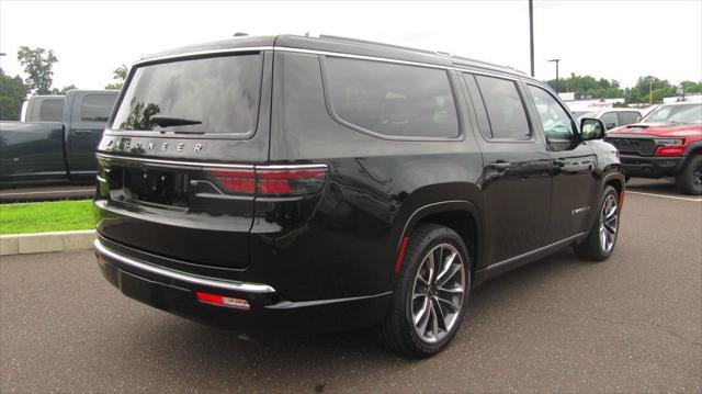 Certified 2025 Jeep Wagoneer L Series III w/ Premium Group I AWD/4WD image 3