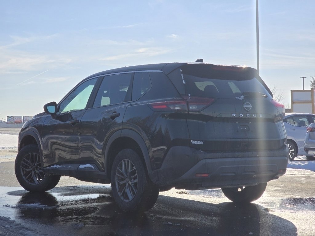 Used 2023 Nissan Rogue S image 11