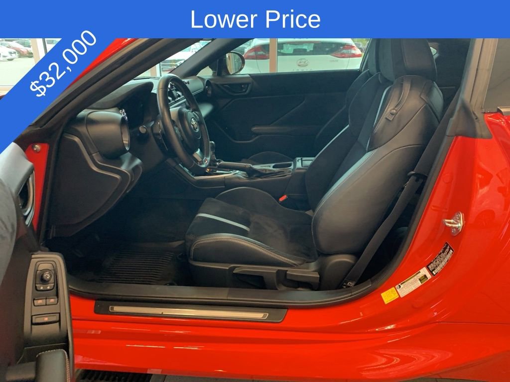 Used 2022 Toyota GR86 Premium w/ ALL Weather Mat Package (TMS) RWD image 3