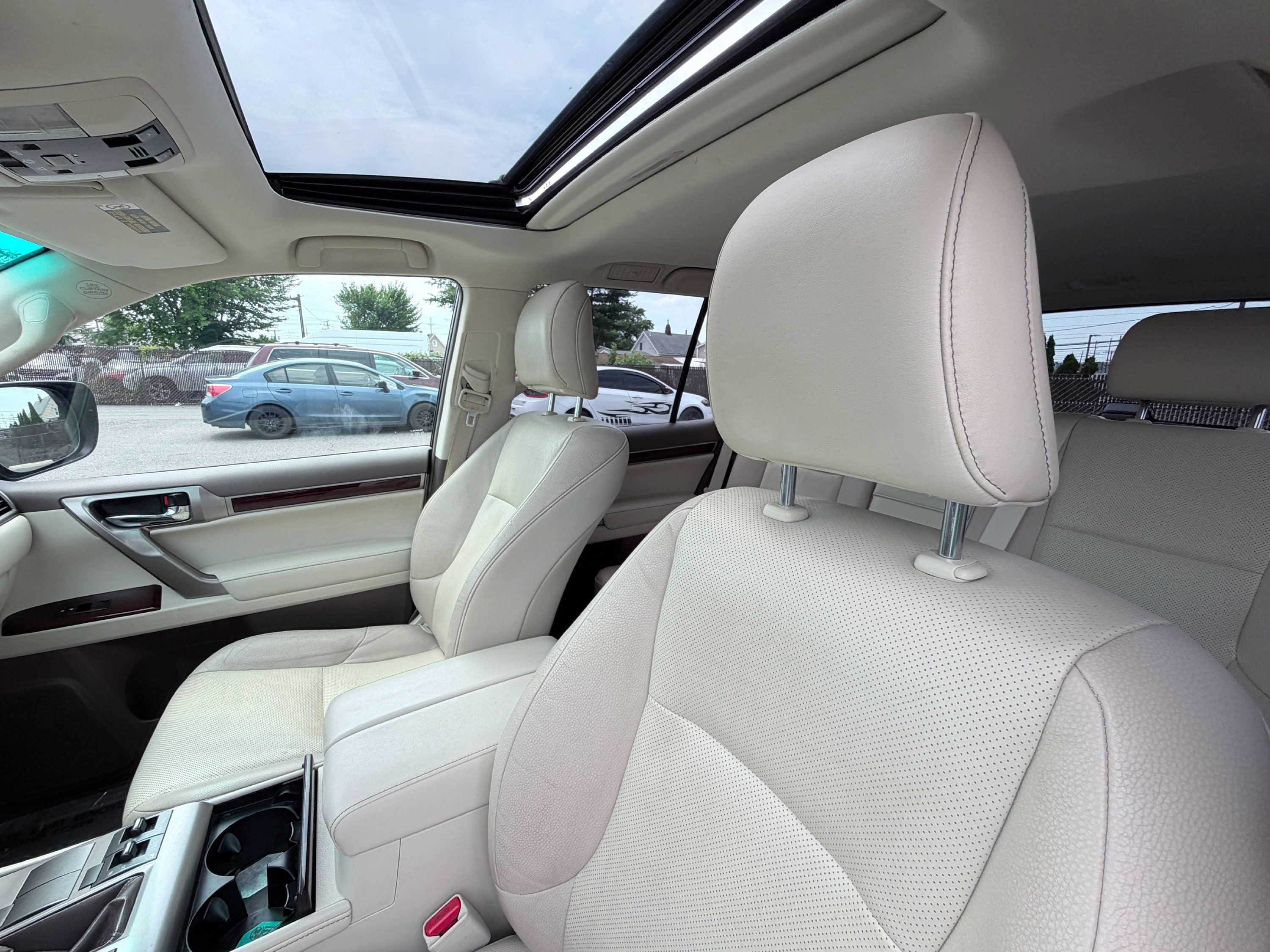 Used 2019 Lexus GX 460 Premium w/ Premium Package AWD/4WD image 14