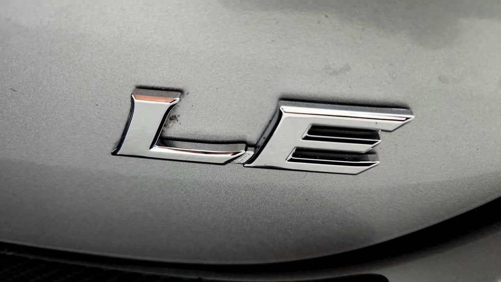 Certified 2018 Toyota Camry LE FWD image 14