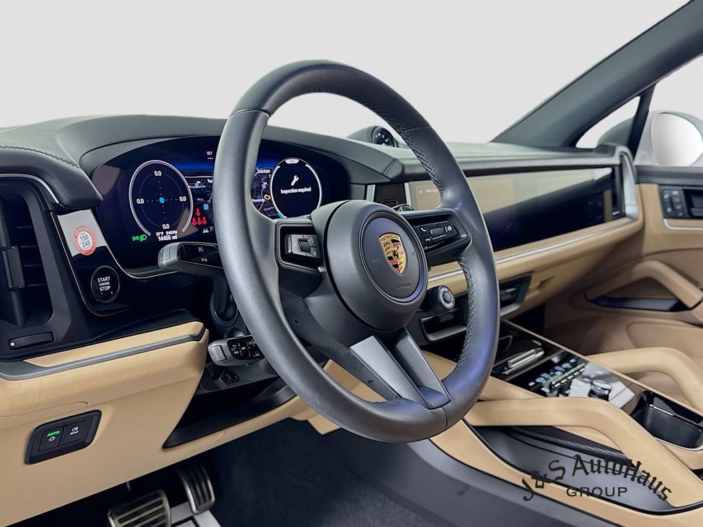 Used 2024 Porsche Cayenne S w/ Premium Package Plus image 9