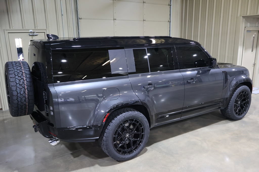 Used 2025 Land Rover Defender 130 V8 image 60