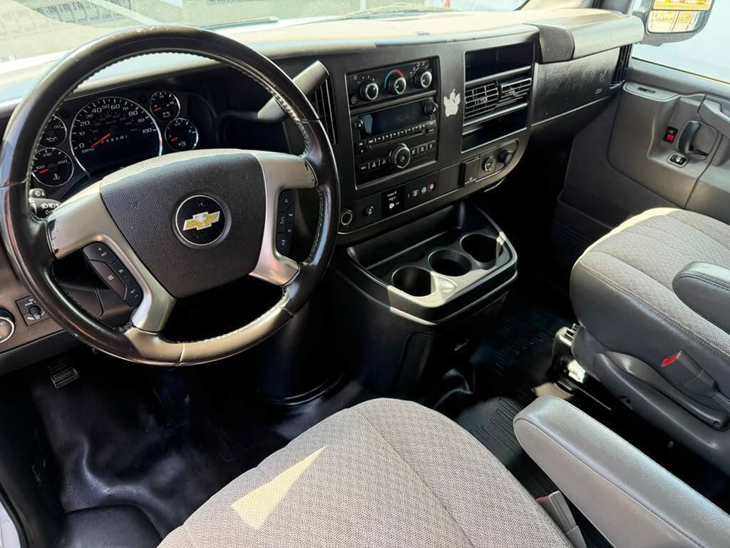 Used 2016 Chevrolet Express 2500 LS RWD image 18