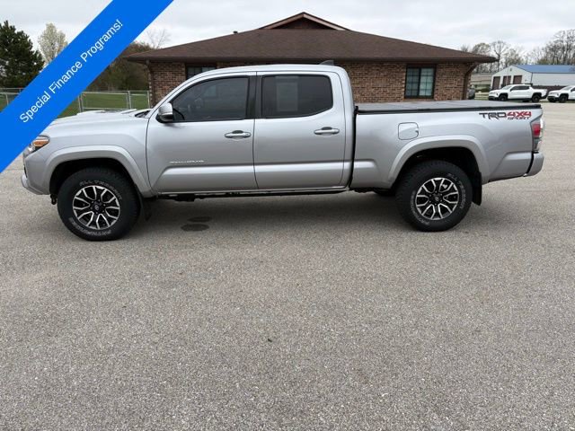 Used 2020 Toyota Tacoma SR5 AWD/4WD image 2