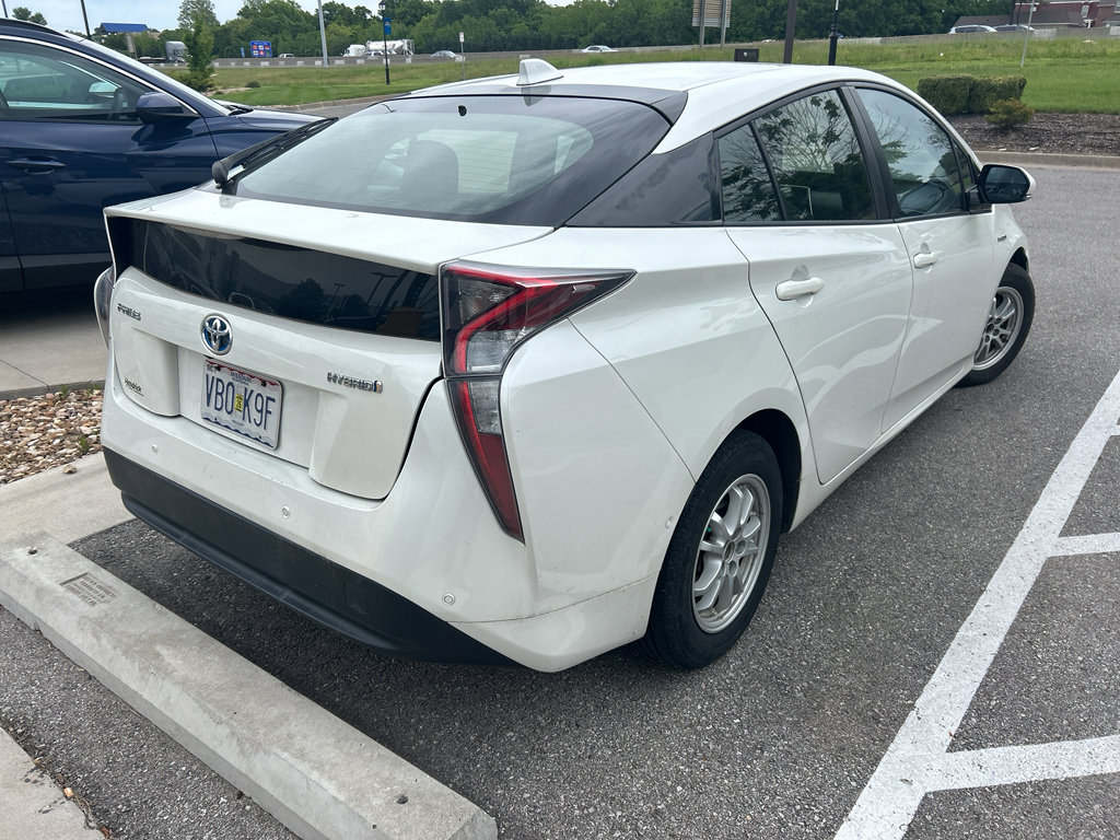 Used 2016 Toyota Prius Four w/ Advanced Technology Package FWD image 4