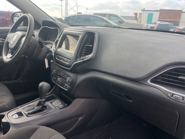 Used 2021 Jeep Cherokee Latitude image 11