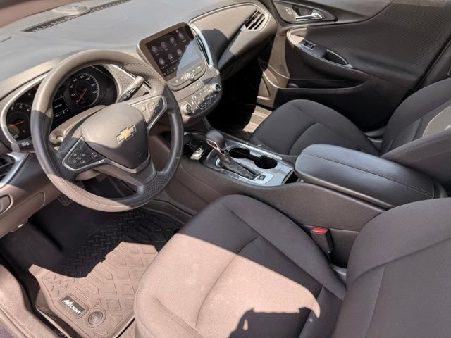 Used 2023 Chevrolet Malibu LT FWD image 2