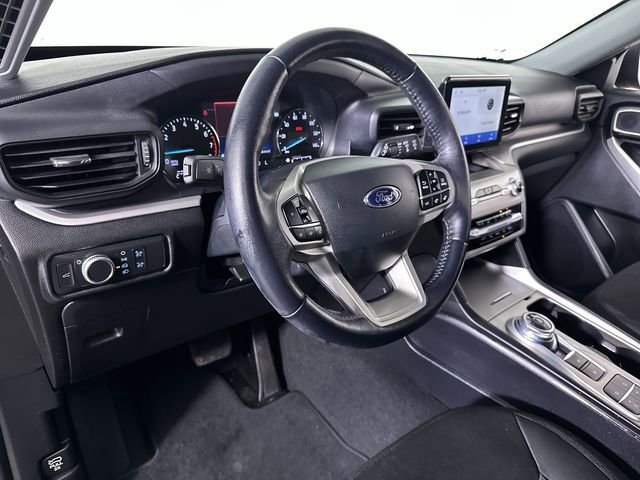 Used 2022 Ford Explorer XLT image 10