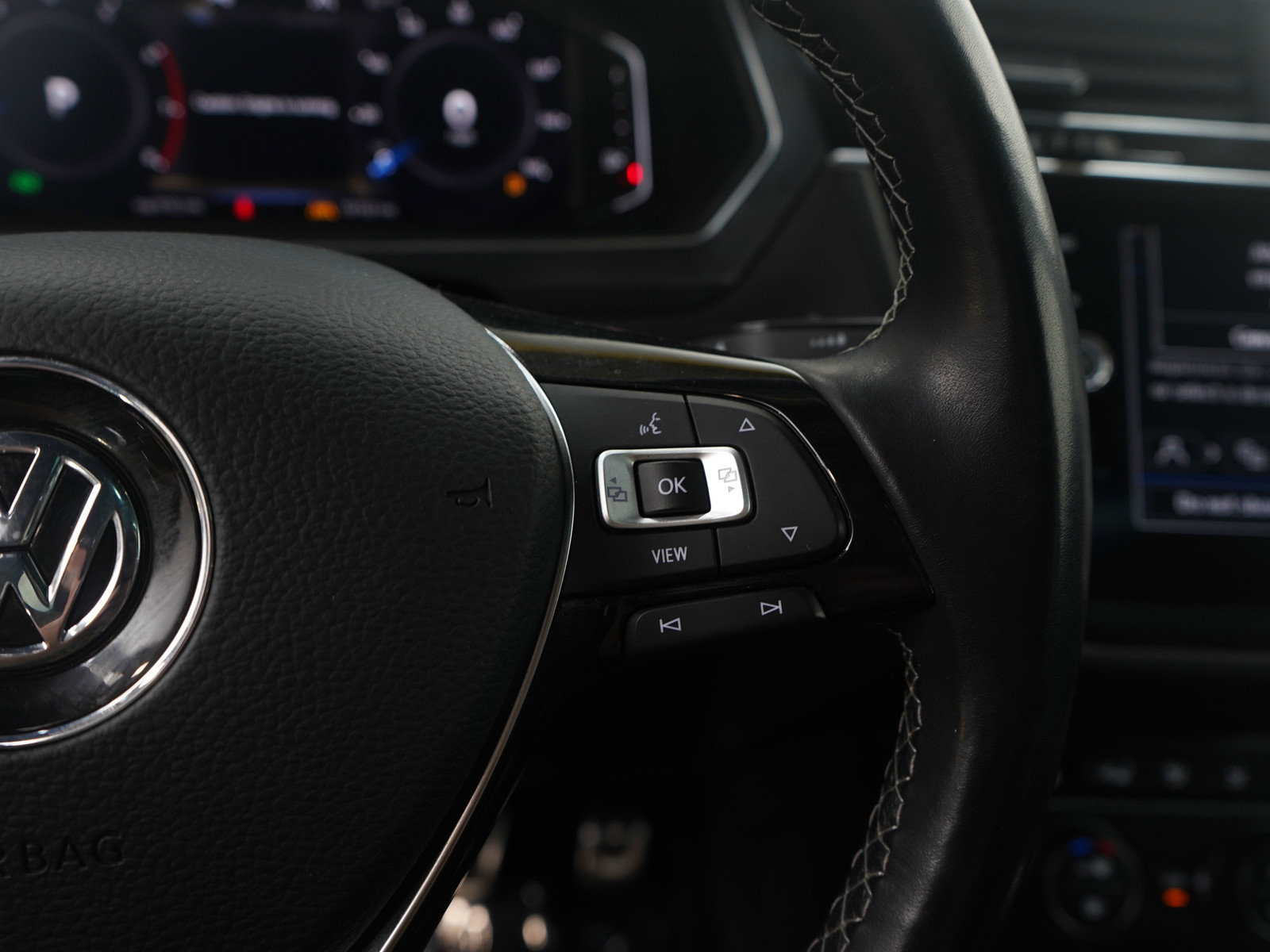 Used 2020 Volkswagen Tiguan SEL Premium R-Line image 19