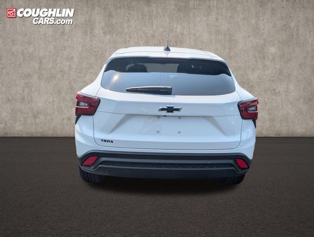 New 2026 Chevrolet Trax LS w/ LS Convenience Package FWD image 6
