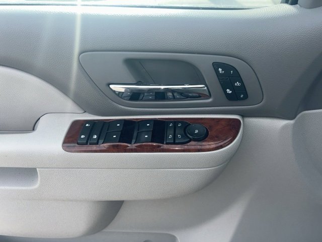 Used 2011 Chevrolet Suburban LT w/ Luxury Package image 12