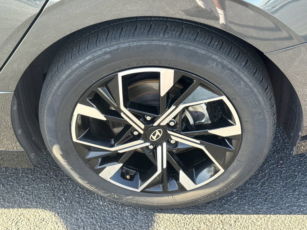 Used 2025 Hyundai Sonata SEL FWD image 19