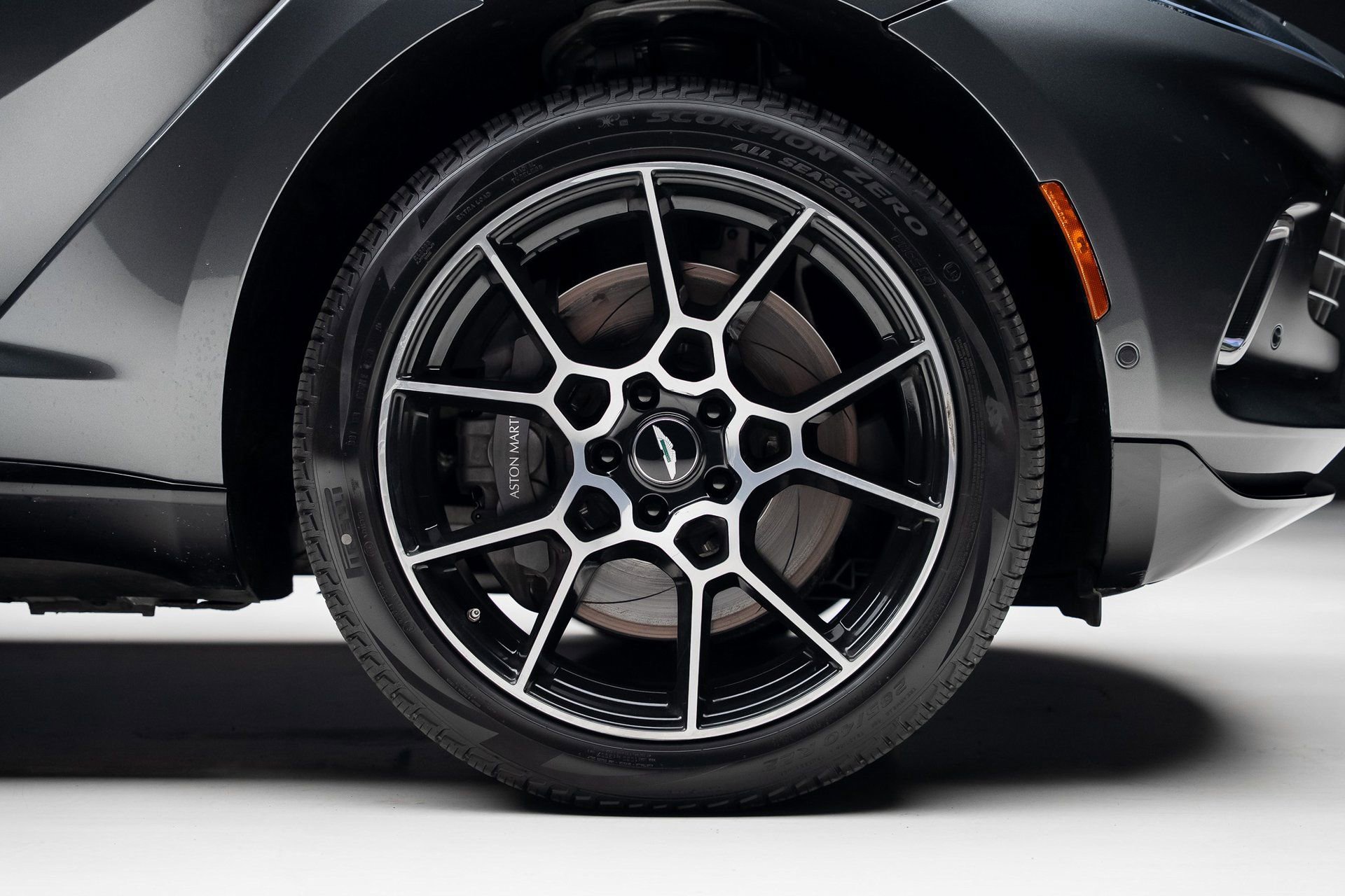 Used 2021 Aston Martin DBX image 37