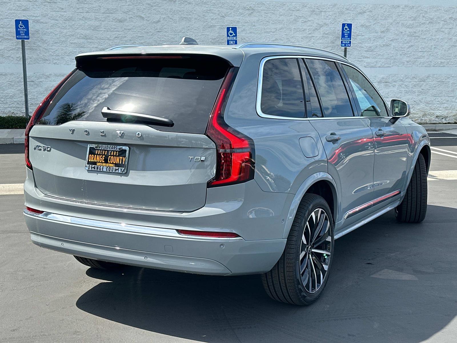 New 2026 Volvo XC90 T8 Plus image 4