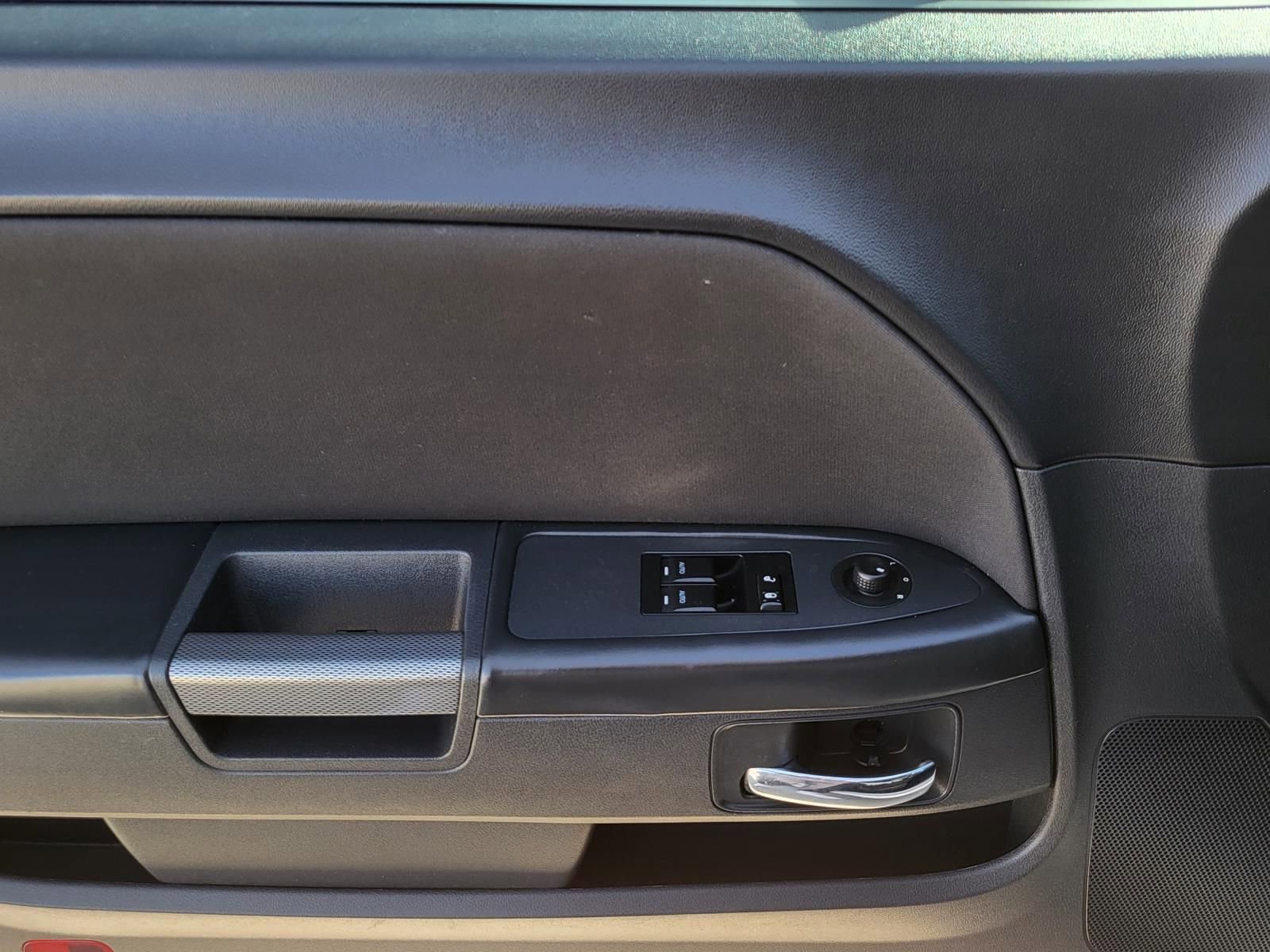 Used 2014 Dodge Challenger R/T image 17